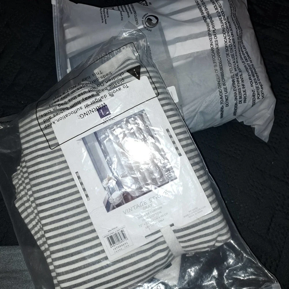NWT-Madison Park KING Duvet & Shams Reversible Stripes & Shower Curtain